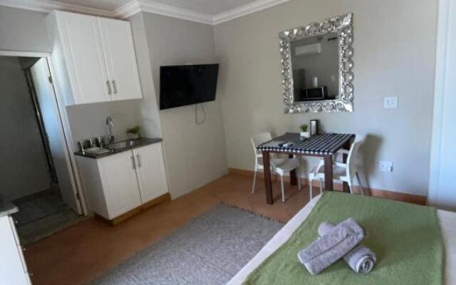 Guest house on Gillian Unit 3