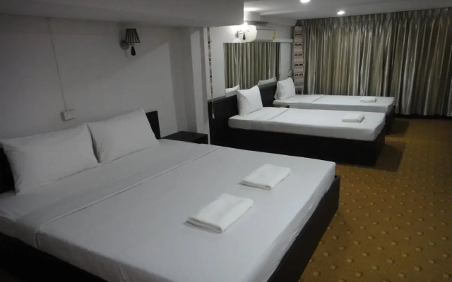 Baan Namtarn Guest House