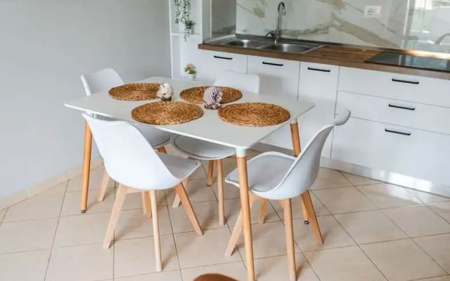 Seaside Stay Apartment