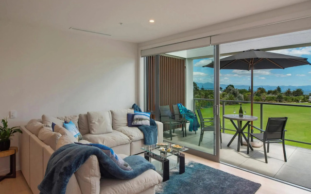Tahunanui Oceanview Apartment