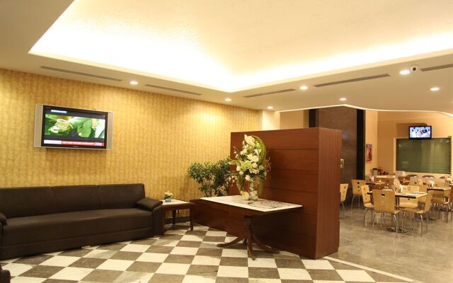 OYO Hotel: Capital O New Haven Hotel Near Lotus Temple