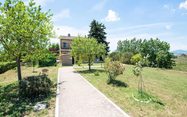 Scenic Apartment in Ascoli Piceno with Hot Tub