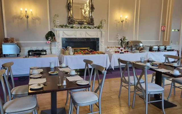 Liffey Valley House Hotel