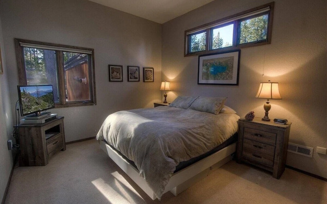 Cyh1281- Tahoe Acres 5 Bedroom Home