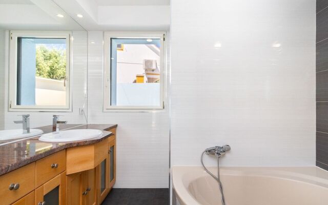 Hideaway Luxury Family Villa