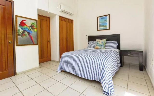 Cozy 3BR House - Front of Marina- Pool