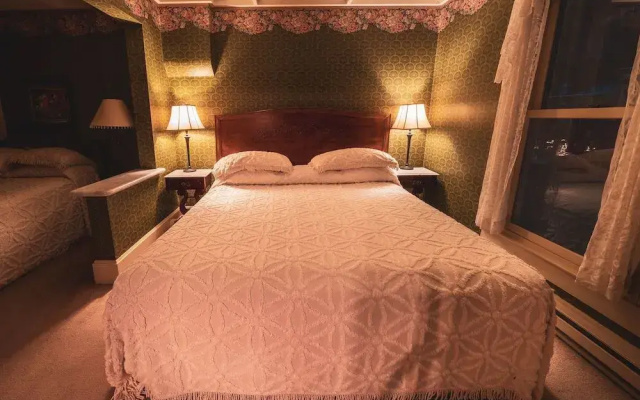 St. Elmo Hotel