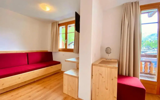 Julen Wendelin, Hotel Touring