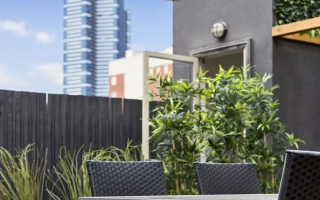 AERIN, 2BDR Melbourne Apartment