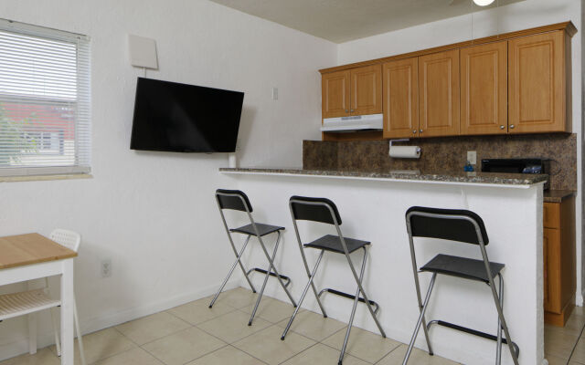 Artrageous Flats Wynwood