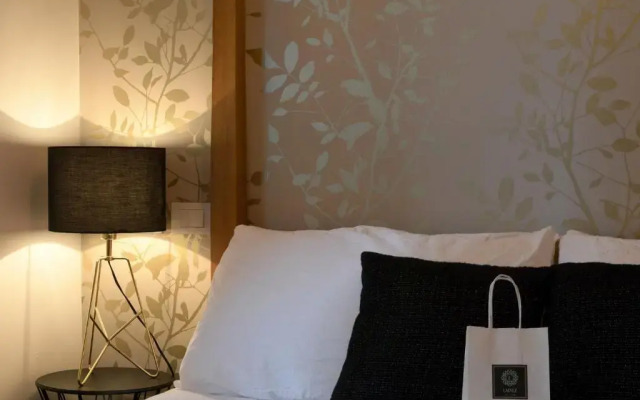 Lainez Rooms & Suites