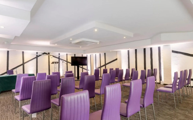 Donnington Manor Hotel