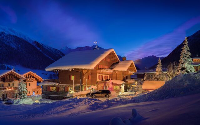 Paradise Lodge