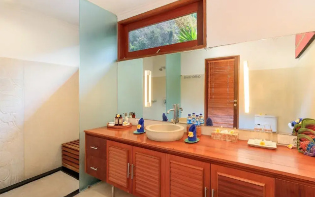 Villa Pantai by Villa Finder