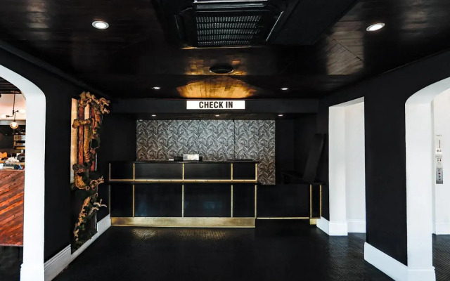 H Hotel