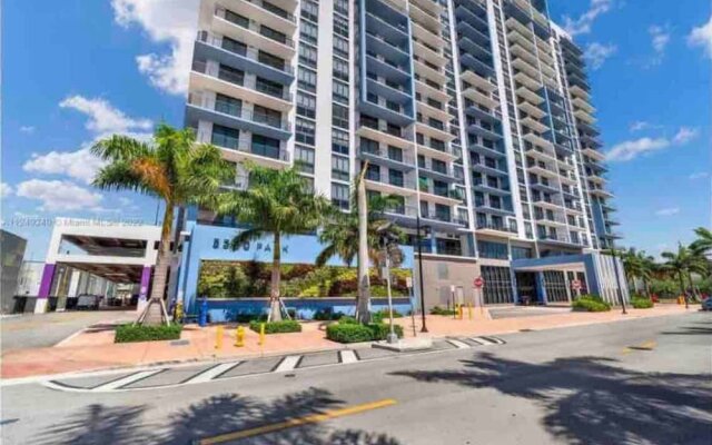 Apartment At Downtown Doral