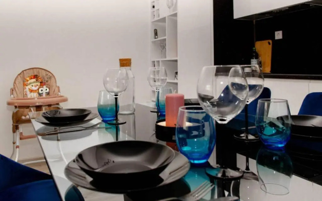 Super luxurious & spacious designer apartment.