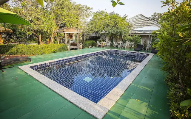 December Villas And Spa