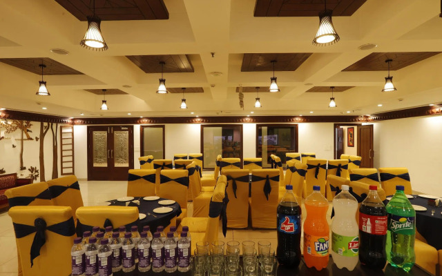 Hotel Saffron Leaf