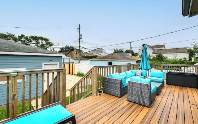 Game Room, Deck & Yard: Chicago Home