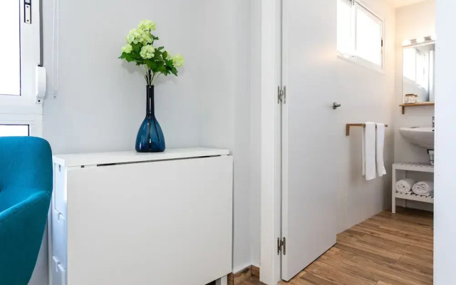 Almirante 903 JUST ON THE BEACH