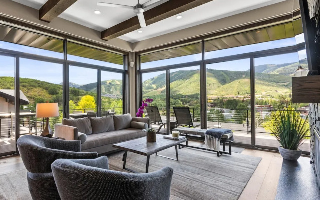 Nine Peaks 4 Bedroom Home