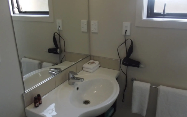 Arena Court Motel