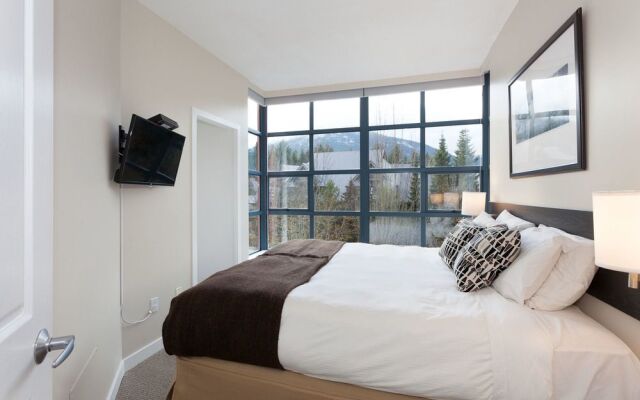 Alpenglow Lodge by ResortQuest Whistler