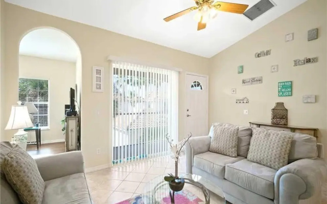 L'Pavia - Two Bedroom Condo