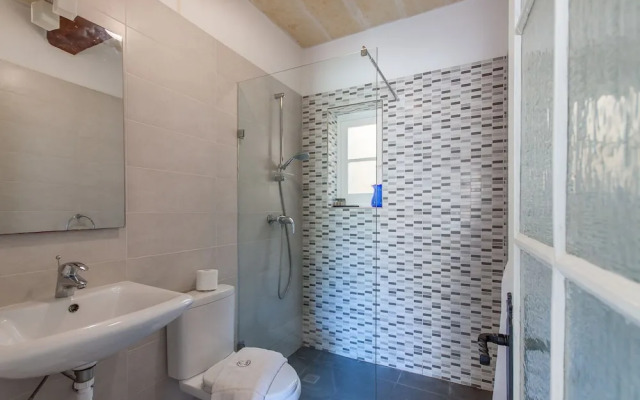 Twilight Gozitan Farmhouse With Pool