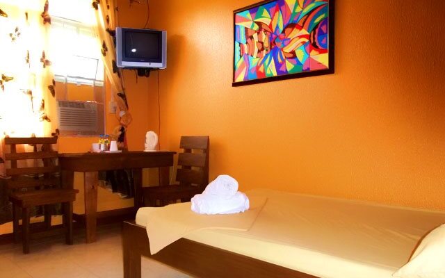 Advianne's Cafe, Hotel, and Restaurant