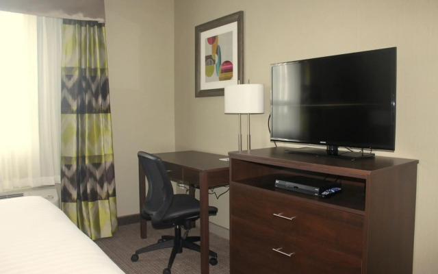 Meridian Inn & Suites Lloydminster