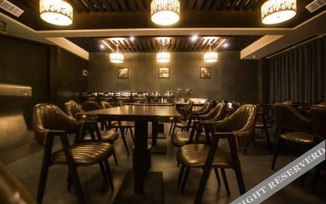 Minos Hotel