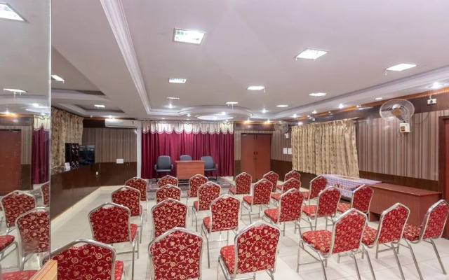 Kumaran Millennium Residency by OYO Rooms
