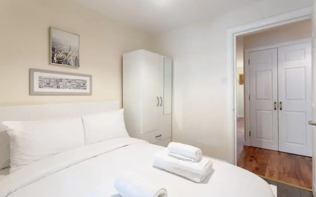 Stylish 4 Bedroom Property in East London