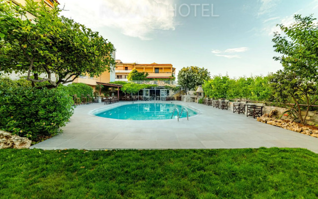 Roxani Hotel