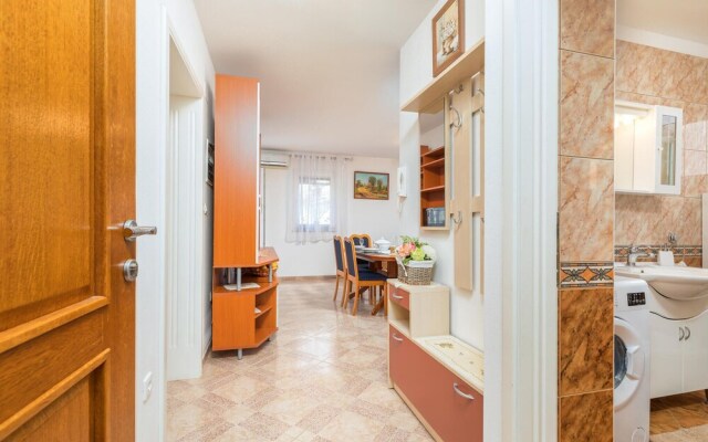 Stunning Apartment in Fazana With Wifi and 2 Bedrooms