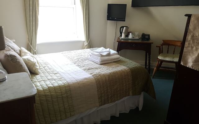 Fox & Hounds Country Hotel