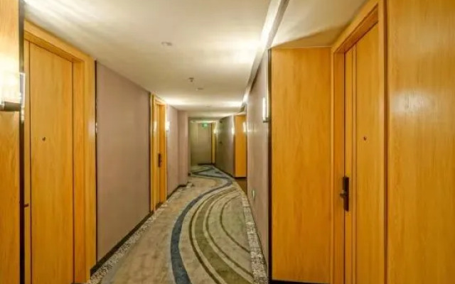 Danzhou Guanlan Shangpin International Hotel