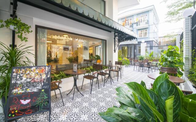 Hana Stay Tran Quoc Hoan