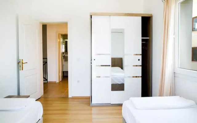 Important Group Villa BD463 4 Bedrooms