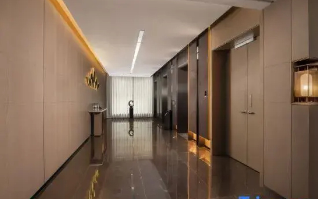 Jinglong International Hotel (Zhangye West Railway Station Aegean Sea Shopping Center)