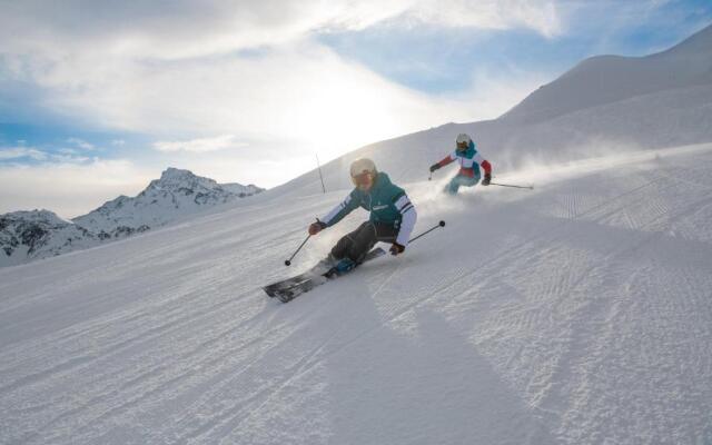 Chalet Bellecote - Capacity 28 to 34 people