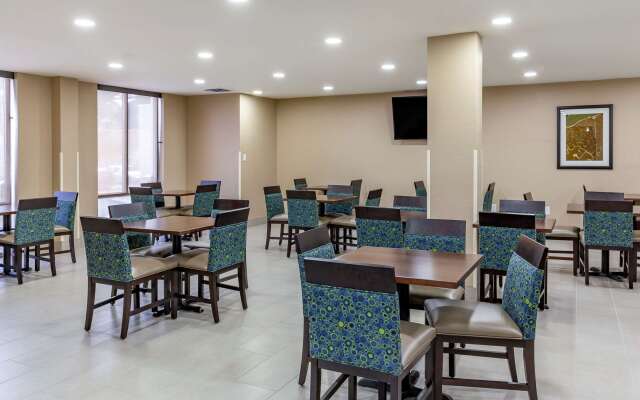 Comfort Inn & Suites Spring Lake - Fayetteville near Fort Bragg