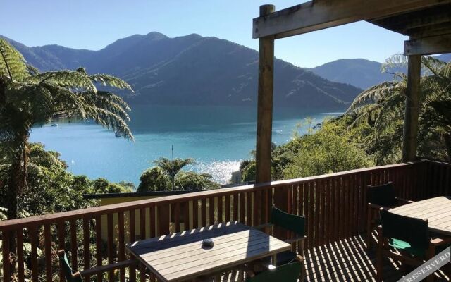 Punga Cove Resort