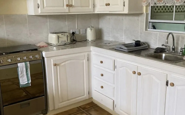 Stunning 2-bed Apartment in Grand Roy, Grenada