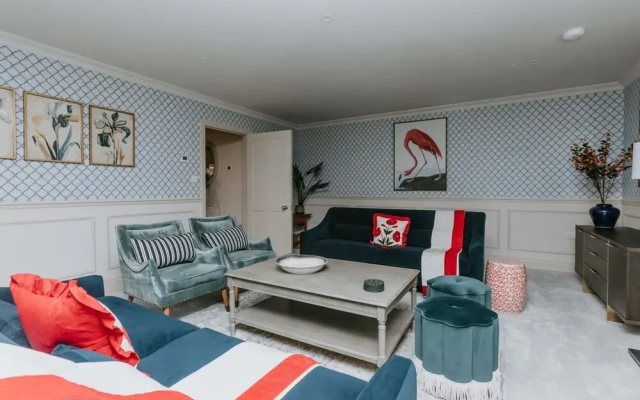 The Dragonfly - Central 2 Bedroom House