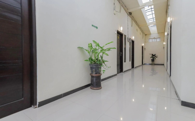 RedDoorz Syariah near Universitas Jember