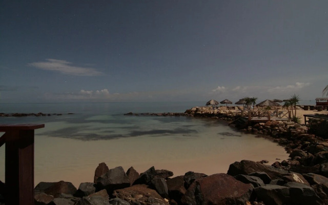 Northshore Seaside Suites