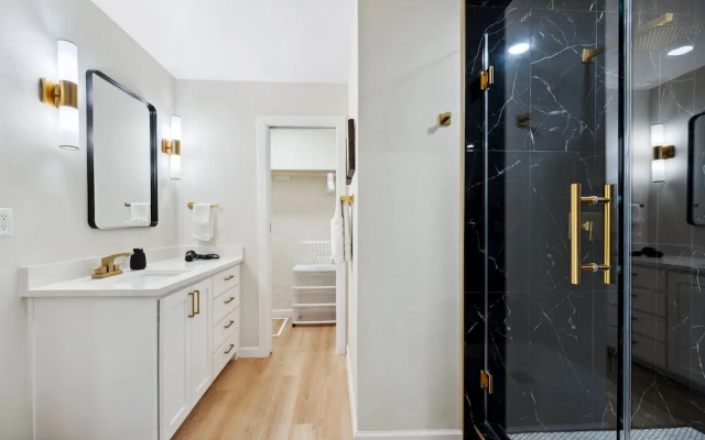 Misha: 434 Marilu Street, Richardson